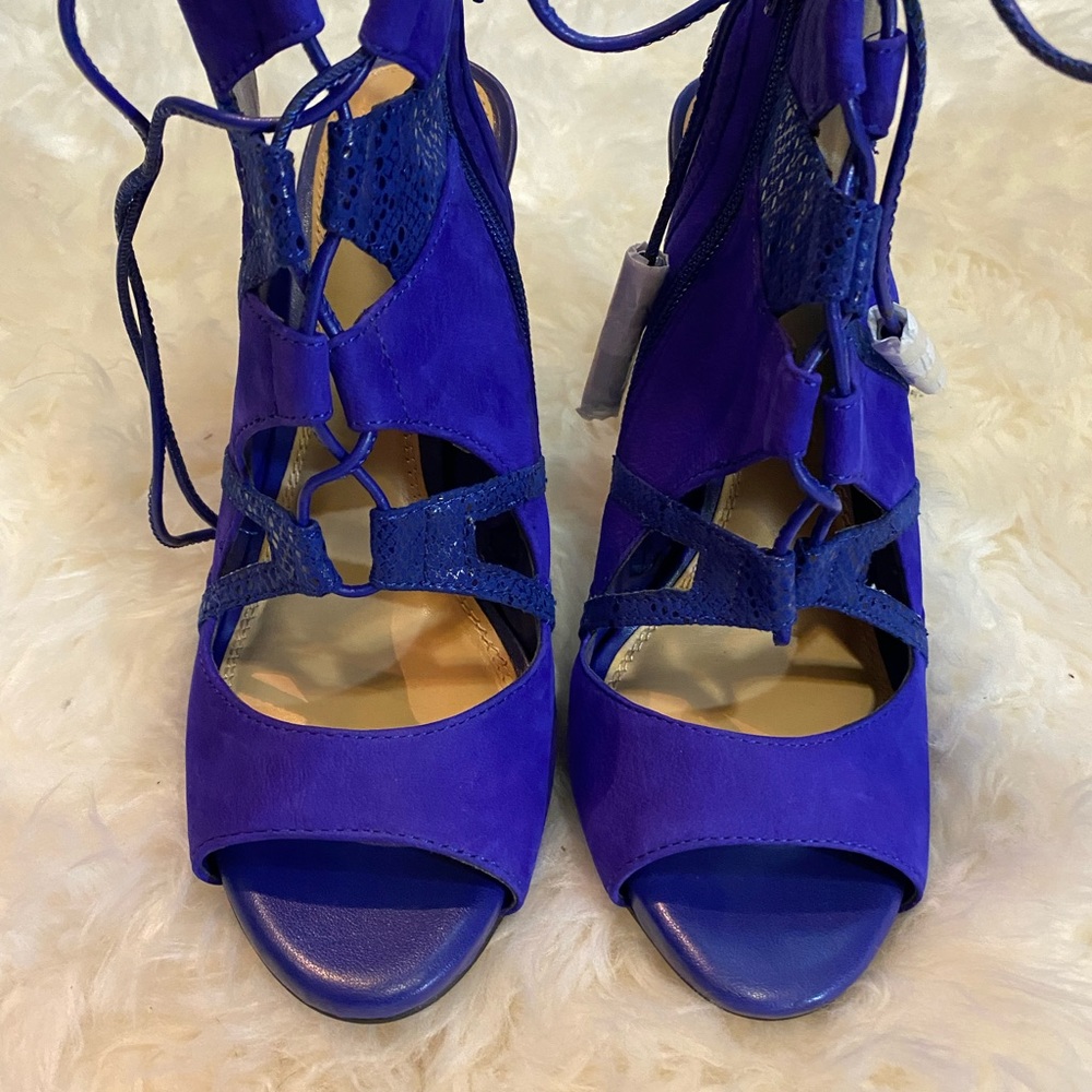 Gianni Bini suede sandal heel